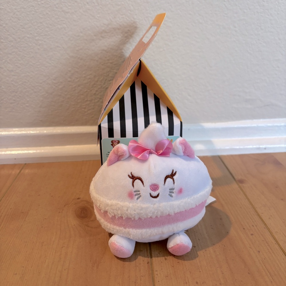 Disney Munchlings - Mystery Character (Marie)
